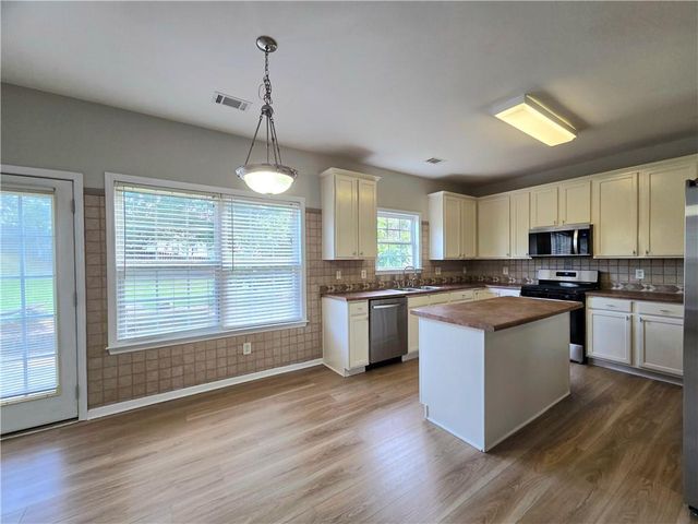 621 Roxtree Court, Buford, GA 30518