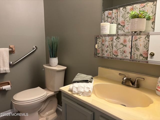 2 Elkton Court, Toms River, NJ 08753