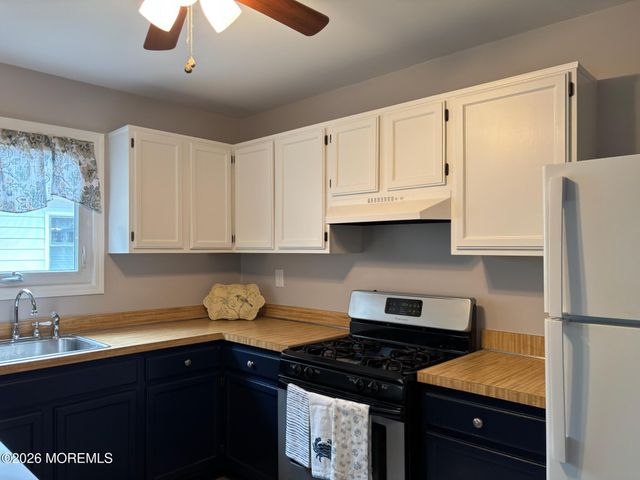 2 Elkton Court, Toms River, NJ 08753