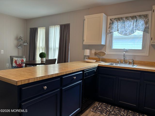 2 Elkton Court, Toms River, NJ 08753