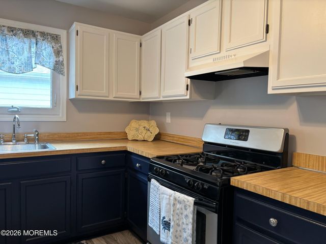 2 Elkton Court, Toms River, NJ 08753