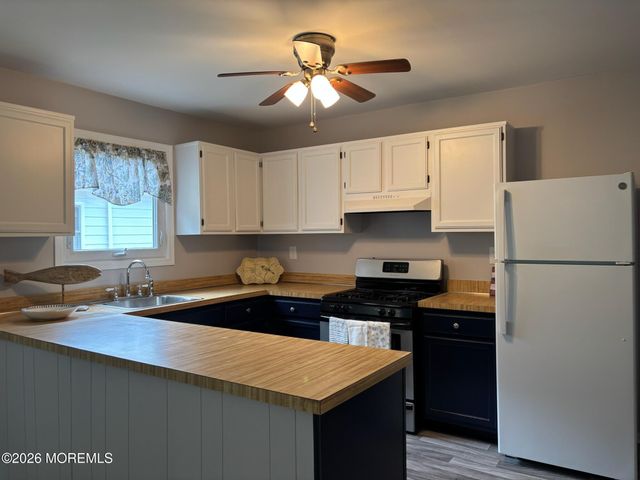 2 Elkton Court, Toms River, NJ 08753