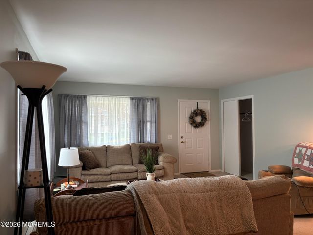 2 Elkton Court, Toms River, NJ 08753