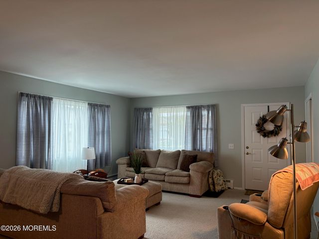 2 Elkton Court, Toms River, NJ 08753