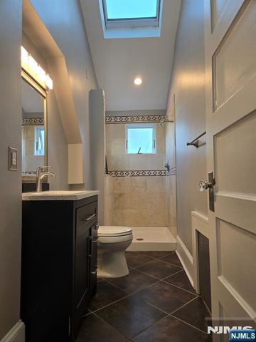 704 3rd Street, Lyndhurst, NJ 07071
