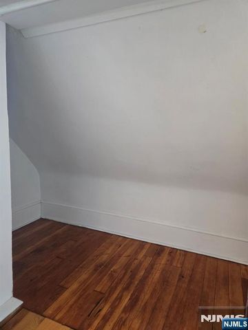 704 3rd Street, Lyndhurst, NJ 07071
