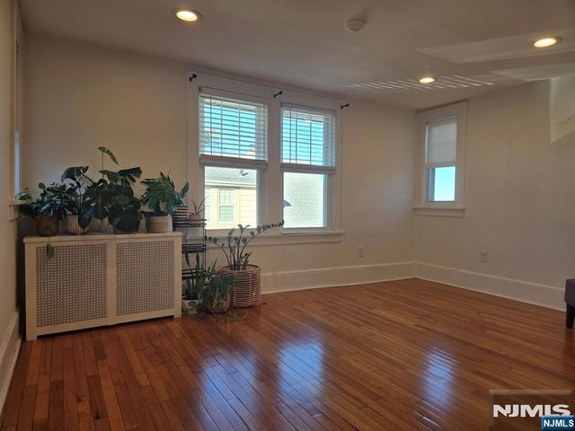 704 3rd Street, Lyndhurst, NJ 07071
