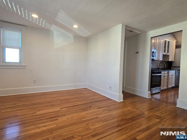 704 3rd Street, Lyndhurst, NJ 07071