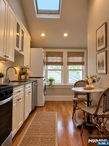 704 3rd Street, Lyndhurst, NJ 07071