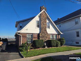 704 3rd Street, Lyndhurst, NJ 07071