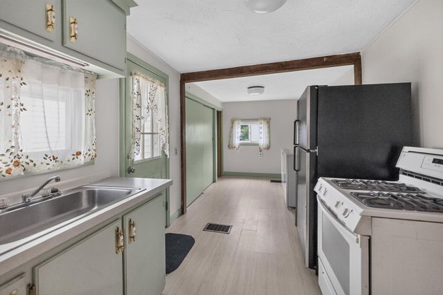 148 Parker Street, Manchester, NH 03102