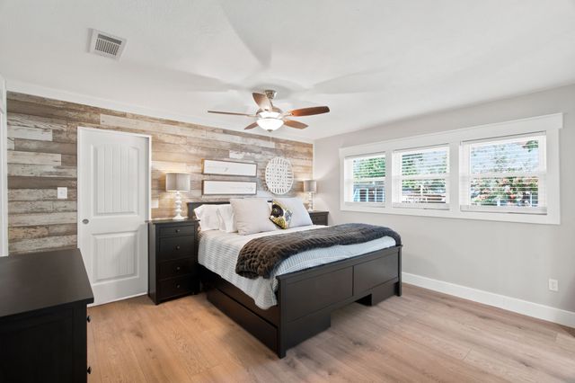 2116 Stonegate Drive N, Bedford, TX 76021