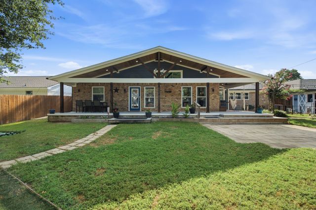 2116 Stonegate Drive N, Bedford, TX 76021
