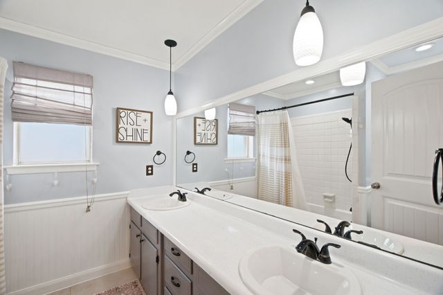2116 Stonegate Drive N, Bedford, TX 76021