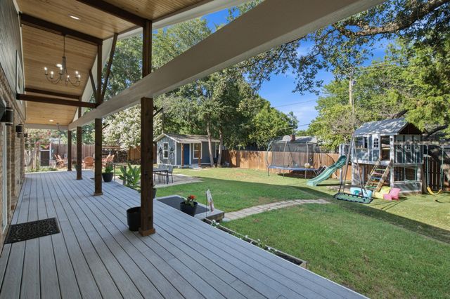 2116 Stonegate Drive N, Bedford, TX 76021