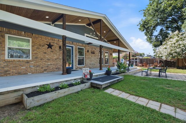 2116 Stonegate Drive N, Bedford, TX 76021