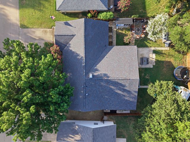 2116 Stonegate Drive N, Bedford, TX 76021