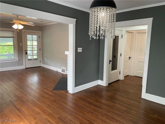 2091 Carabel Avenue Up, Lakewood, OH 44107