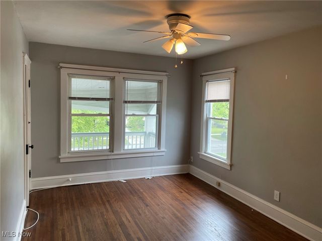 2091 Carabel Avenue Up, Lakewood, OH 44107