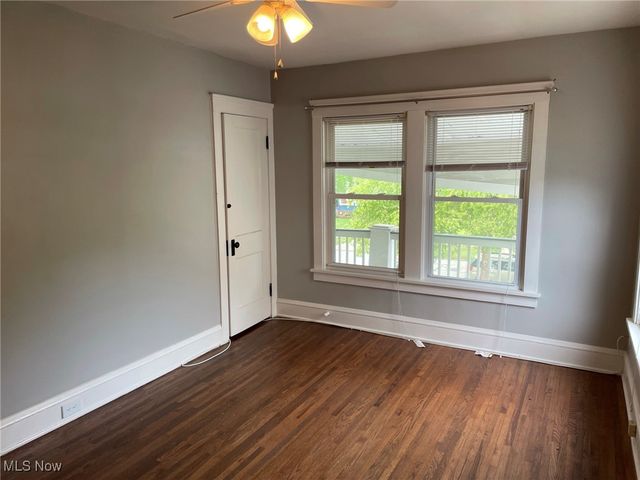 2091 Carabel Avenue Up, Lakewood, OH 44107