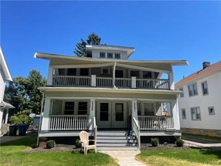 2091 Carabel Avenue Up, Lakewood, OH 44107