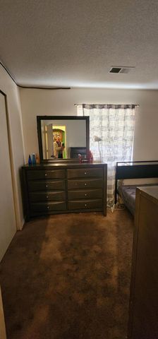 8409 Desert Pointe Avenue SW, Albuquerque, NM 87121