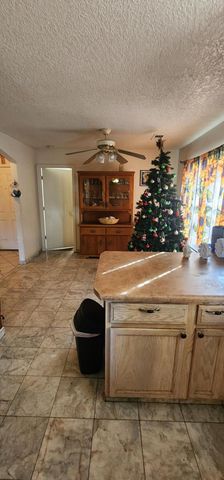 8409 Desert Pointe Avenue SW, Albuquerque, NM 87121