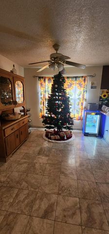8409 Desert Pointe Avenue SW, Albuquerque, NM 87121