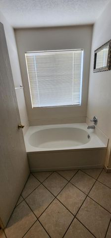 8409 Desert Pointe Avenue SW, Albuquerque, NM 87121