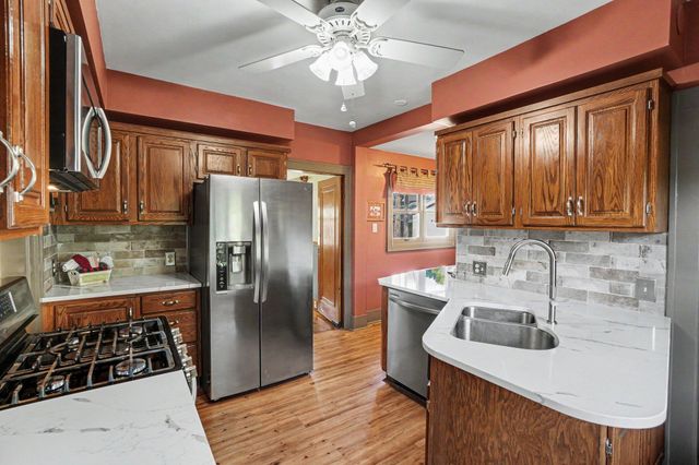 560 State Street, Holland, MI 49423