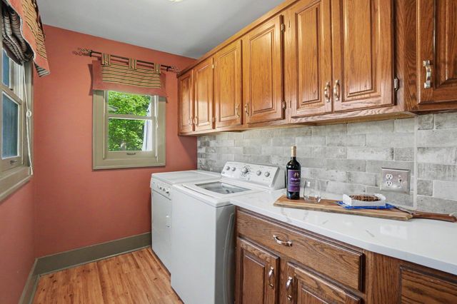 560 State Street, Holland, MI 49423