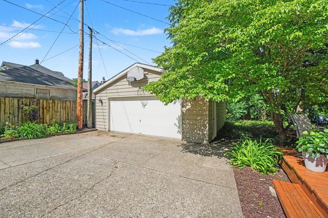 560 State Street, Holland, MI 49423