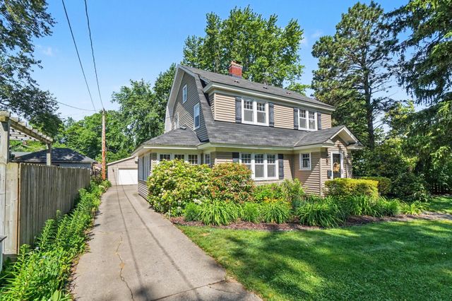 560 State Street, Holland, MI 49423