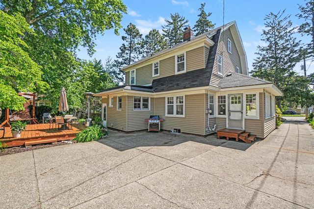560 State Street, Holland, MI 49423