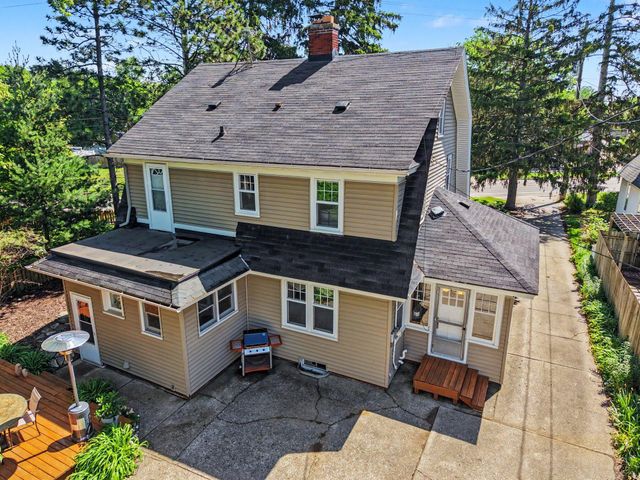 560 State Street, Holland, MI 49423