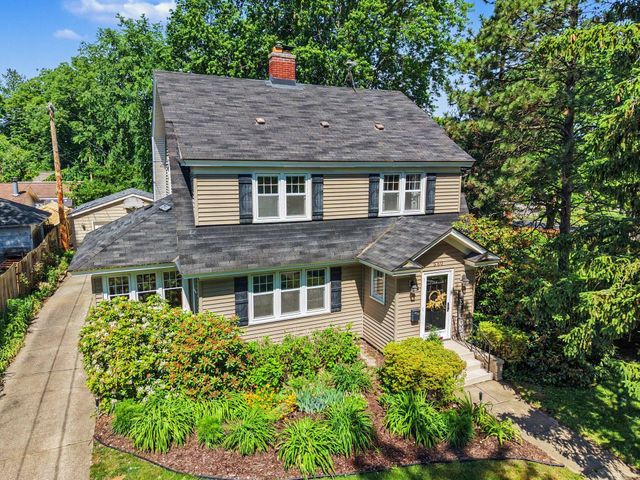 560 State Street, Holland, MI 49423