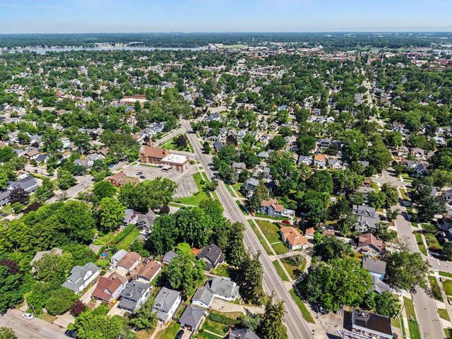 560 State Street, Holland, MI 49423