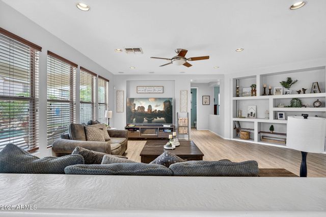 25830 N SANDSTONE Way, Surprise, AZ 85387