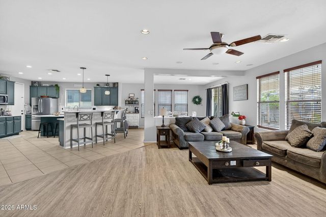 25830 N SANDSTONE Way, Surprise, AZ 85387