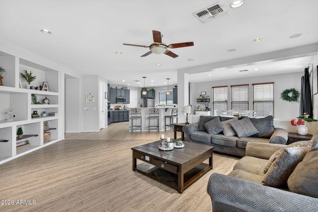 25830 N SANDSTONE Way, Surprise, AZ 85387