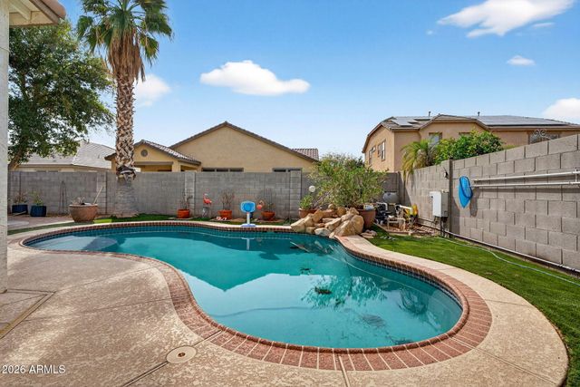 25830 N SANDSTONE Way, Surprise, AZ 85387