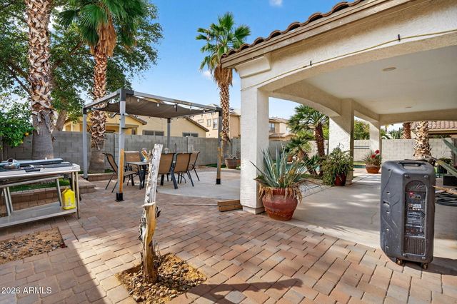 25830 N SANDSTONE Way, Surprise, AZ 85387