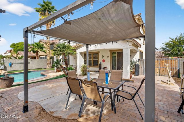 25830 N SANDSTONE Way, Surprise, AZ 85387