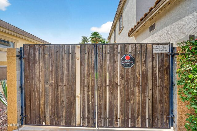 25830 N SANDSTONE Way, Surprise, AZ 85387