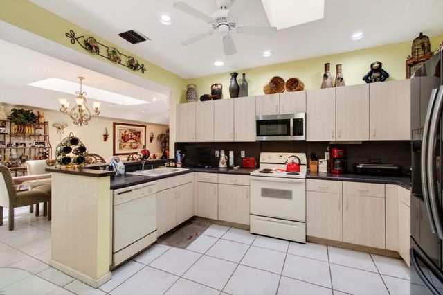 12527 Crystal Pointe Drive C, Boynton Beach, FL 33437