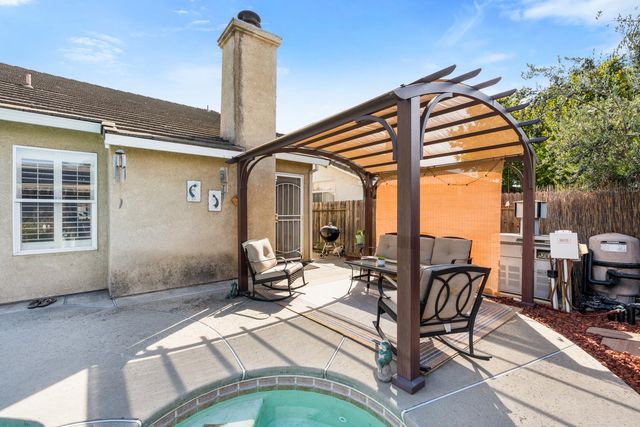 2027 Tennalinde Ln, Stockton, CA 95210