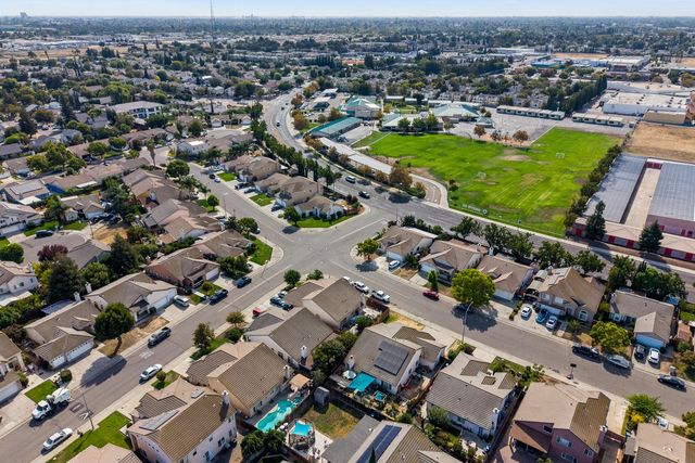 2027 Tennalinde Ln, Stockton, CA 95210
