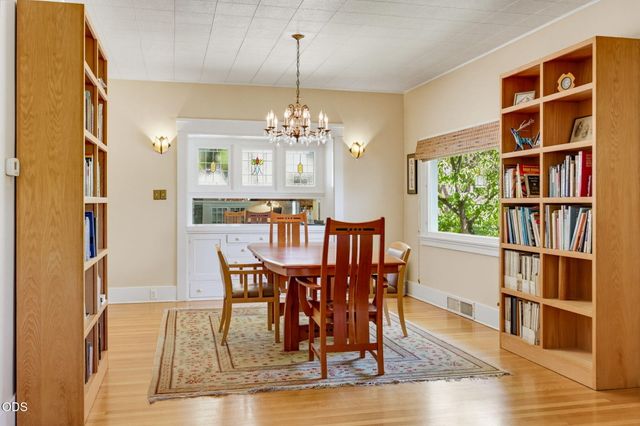 307 N Main Street, Ashland, OR 97520