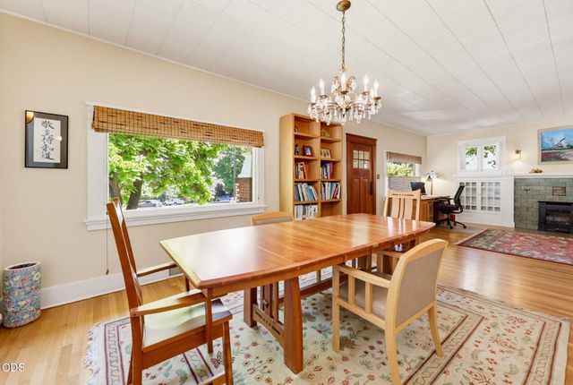 307 N Main Street, Ashland, OR 97520
