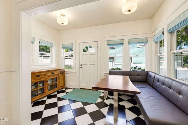 307 N Main Street, Ashland, OR 97520